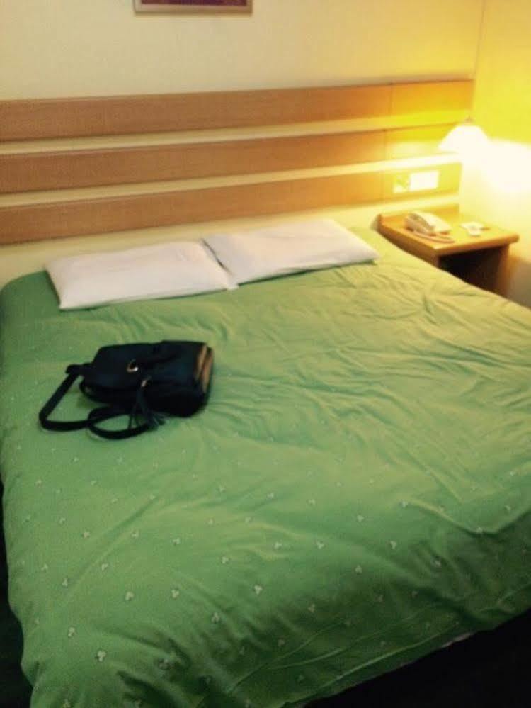 Home Inn Chongqing Jiangbei Airport Shuangfeng Road Kültér fotó